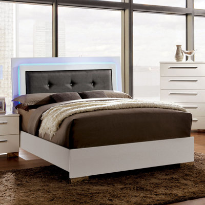 Wade Logan Derecho Upholstered Platform Bed