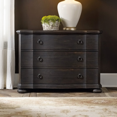 Hooker Furniture Corsica 3 Drawer Bachelor'..