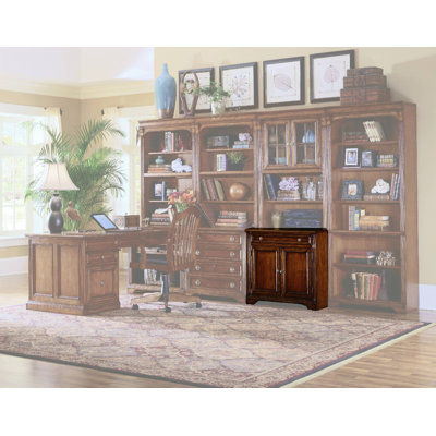 Hooker Furniture Brookhaven Executive Desk with Keyboard Tray