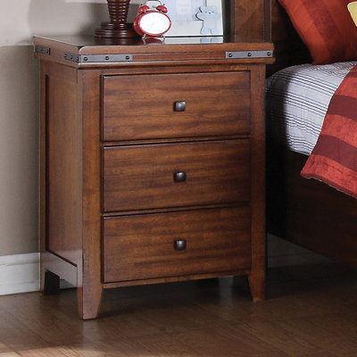 Loon Peak Nashoba 3 Drawer Bachelor's Chest