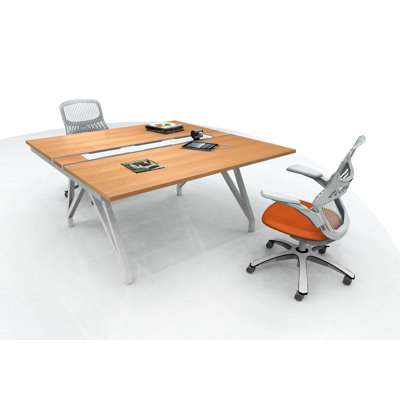 Scale 1:1 EYHOV Rail Desk