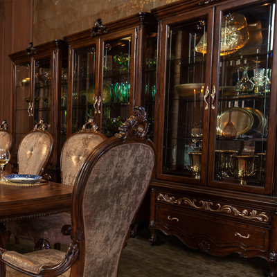 Michael Amini Platine De Royale Curio Cabinet