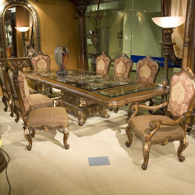 Benetti's Italia Regalia 9 Piece Dining Set