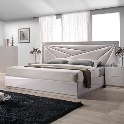 Wade Logan Ernesto Upholstered Platform Bed
