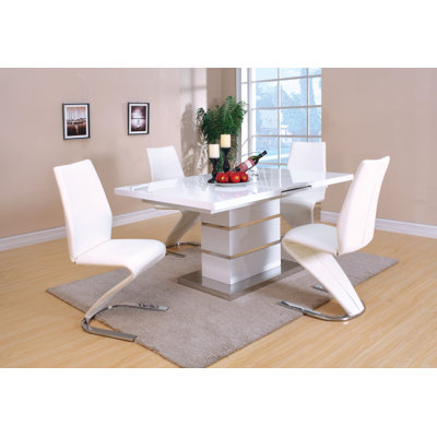 Wade Logan Devansh Dining Table