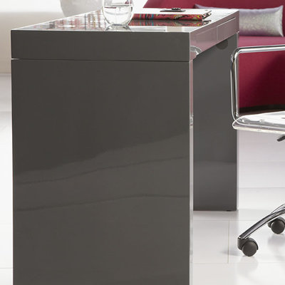 Wade Logan Rey Writing Desk