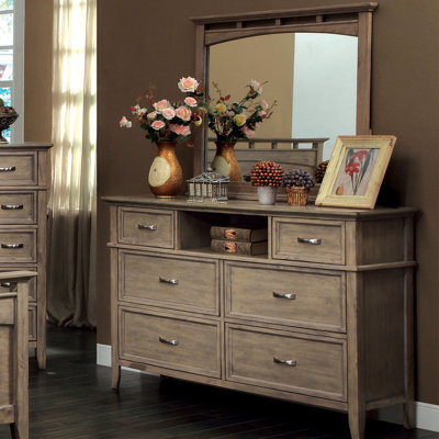 Beachcrest Home Tedder 6 Drawer Dresser
