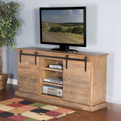 Laurel Foundry Modern Farmhouse Castres TV Stand