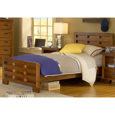 American Woodcrafters Heartland Panel Bed