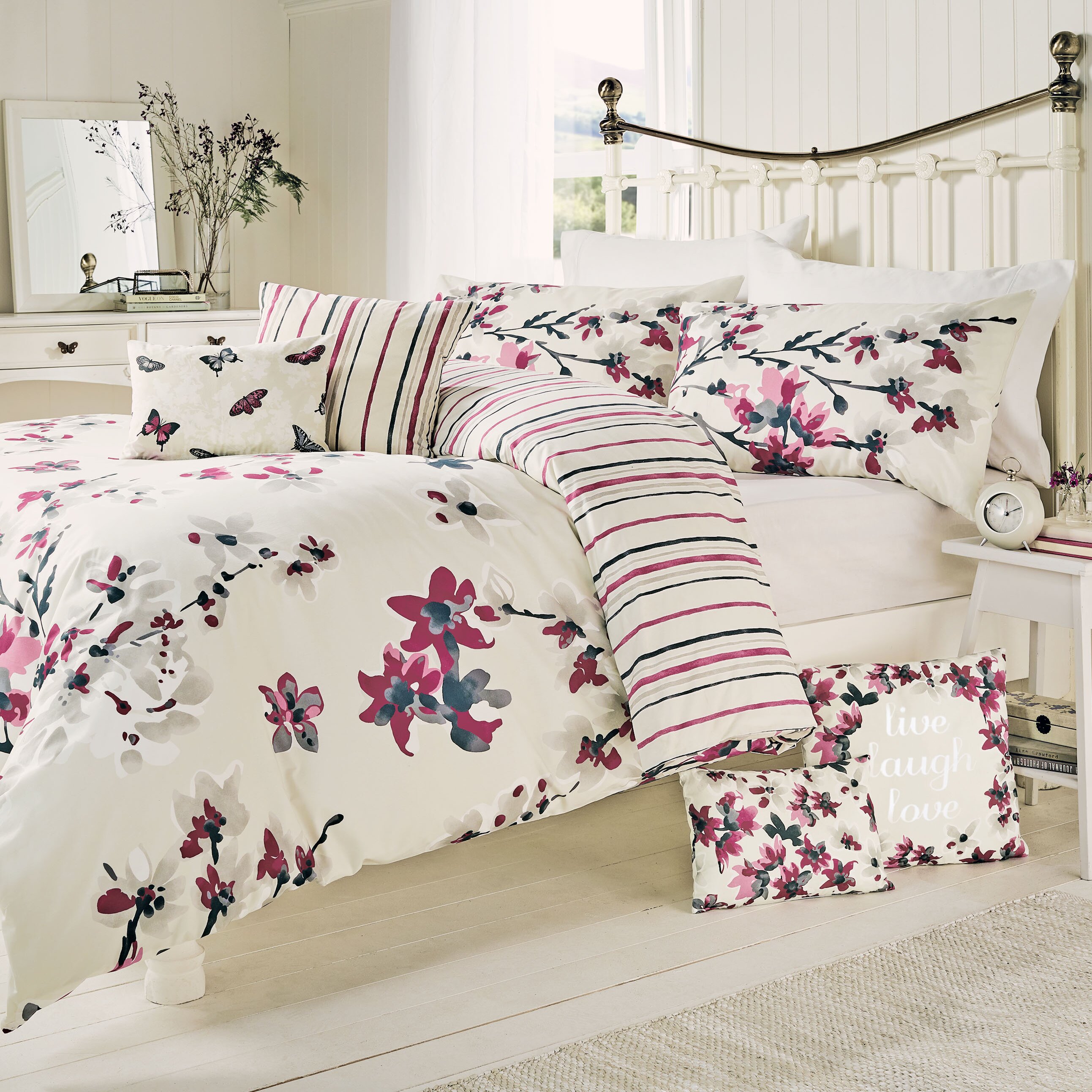 Dreams 'N' Drapes Sakura Duvet Set & Reviews | Wayfair UK