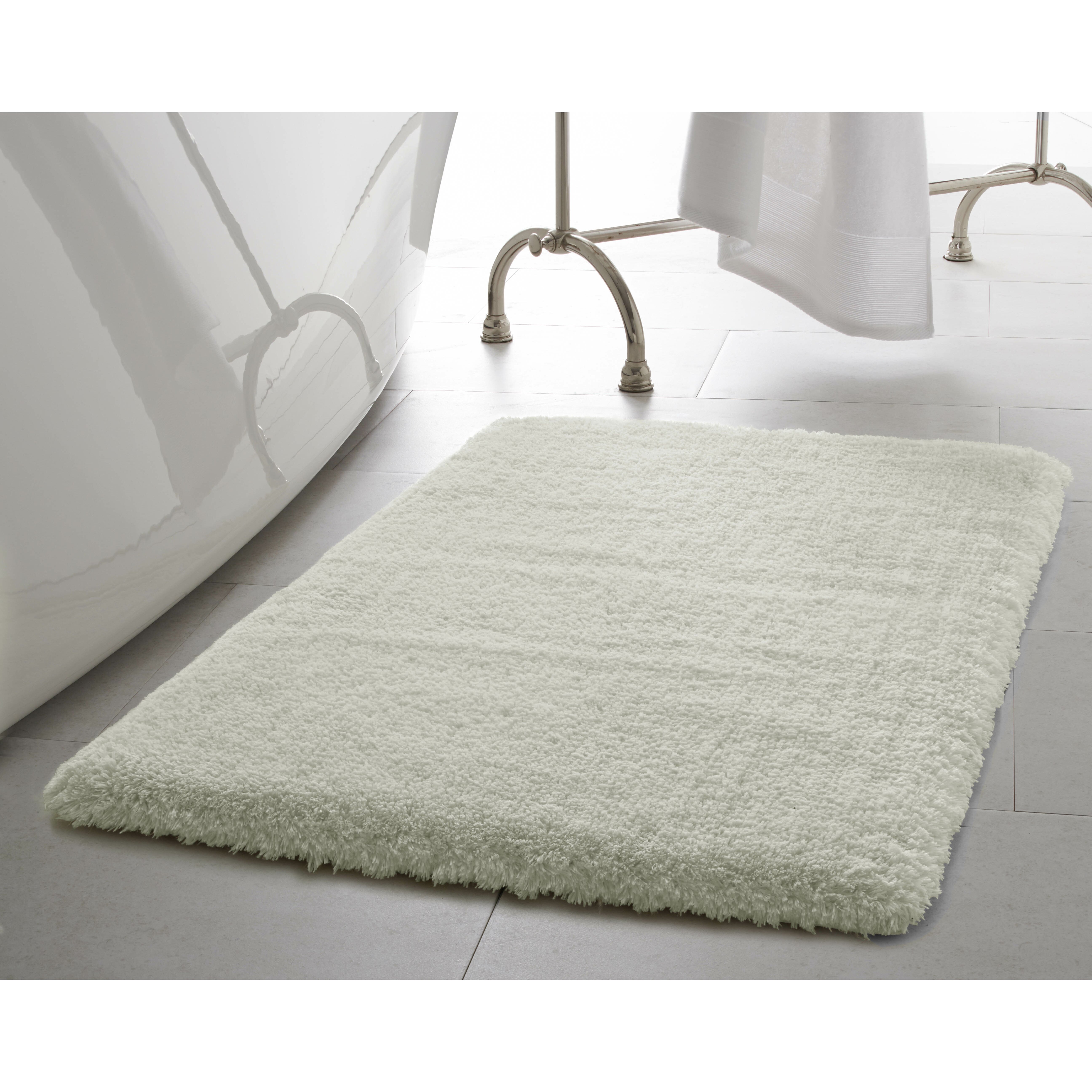 Plush bath mat pearl ashley laura