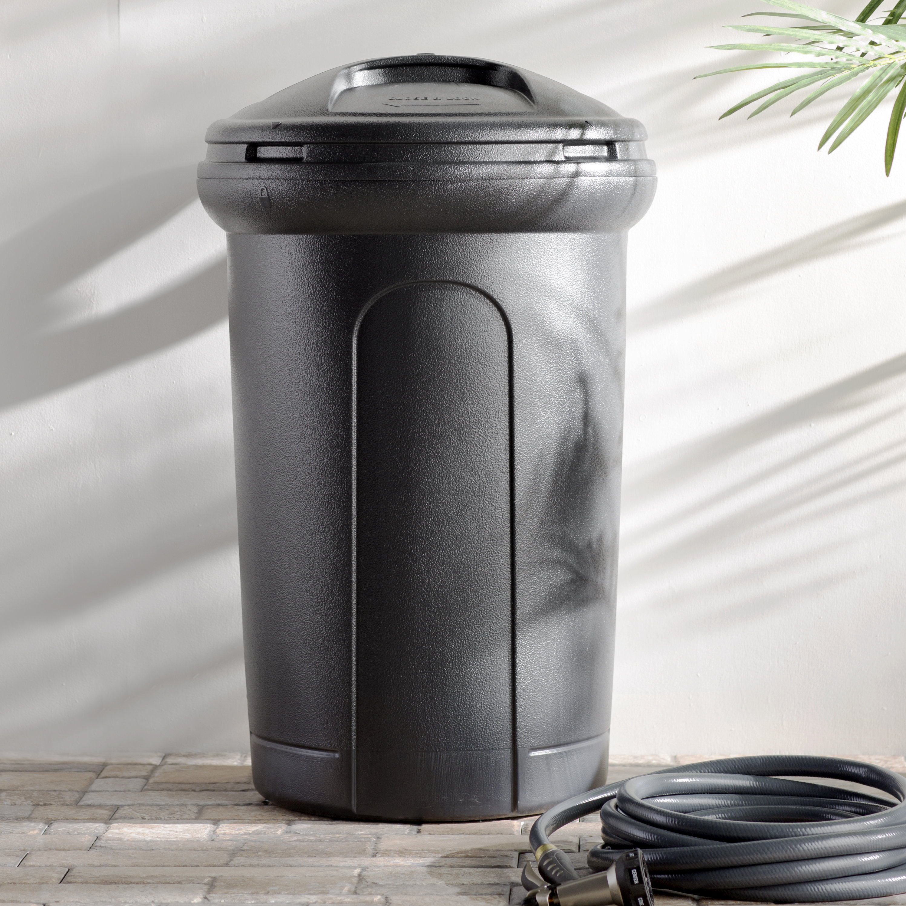Wayfair Basics Wayfair Basics 32 Gallon Critter Proof Trash Can