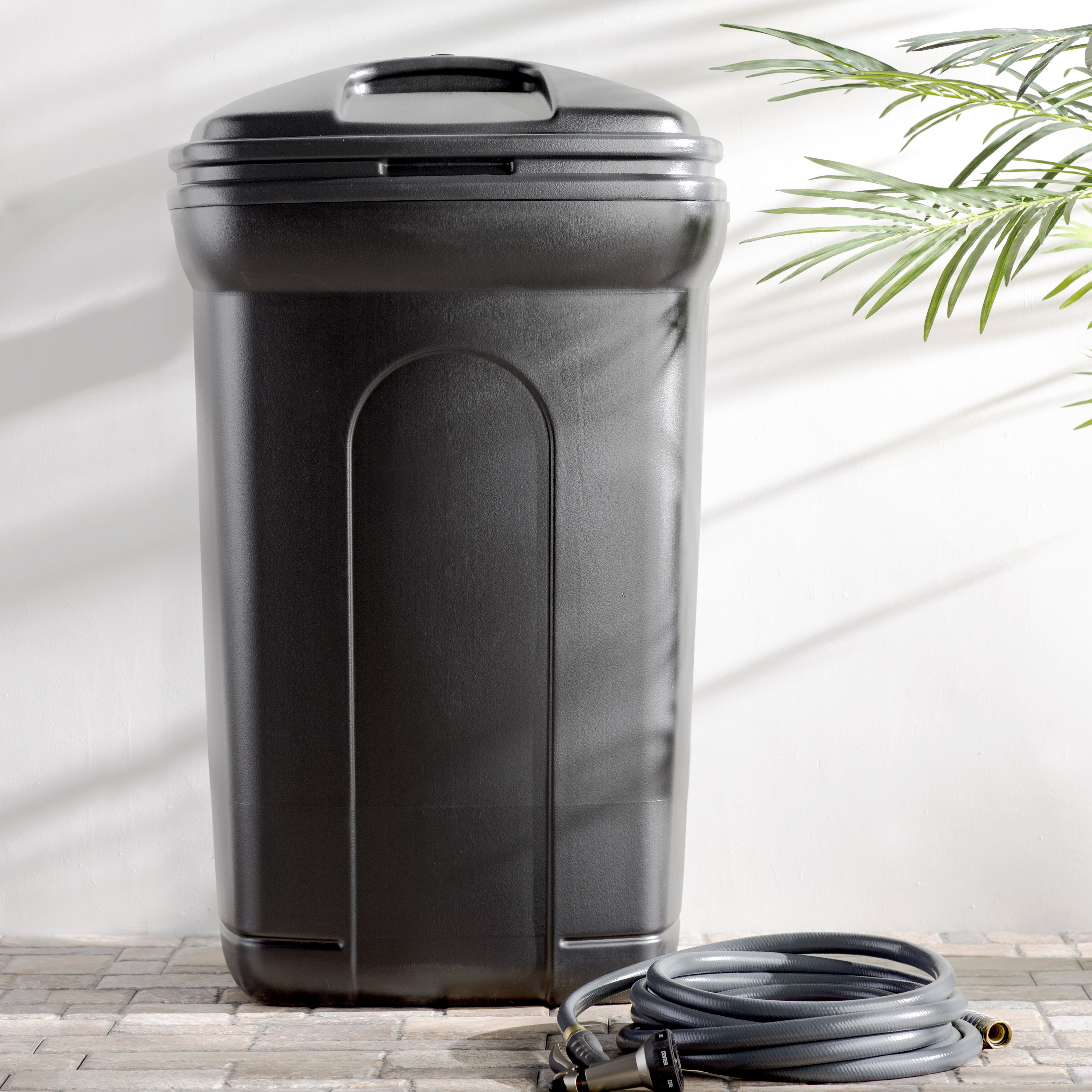 Wayfair Basics Wayfair Basics 45 Gallon l Wheeled Trash Can with Hook