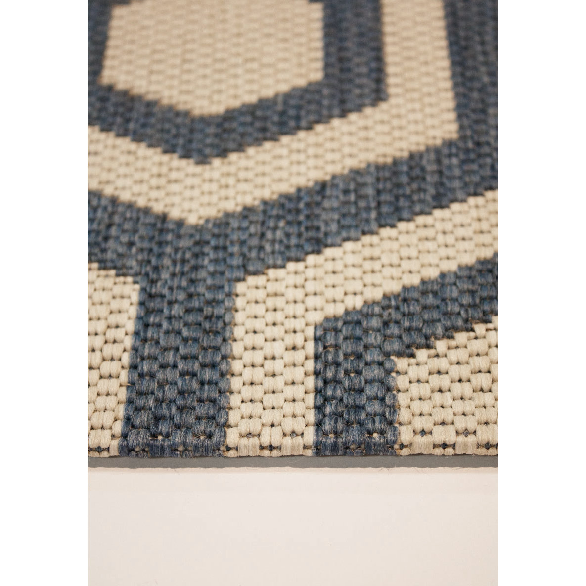 Kalora Coast Flatweave Cream/Navy Indoor/Outdoor Area Rug