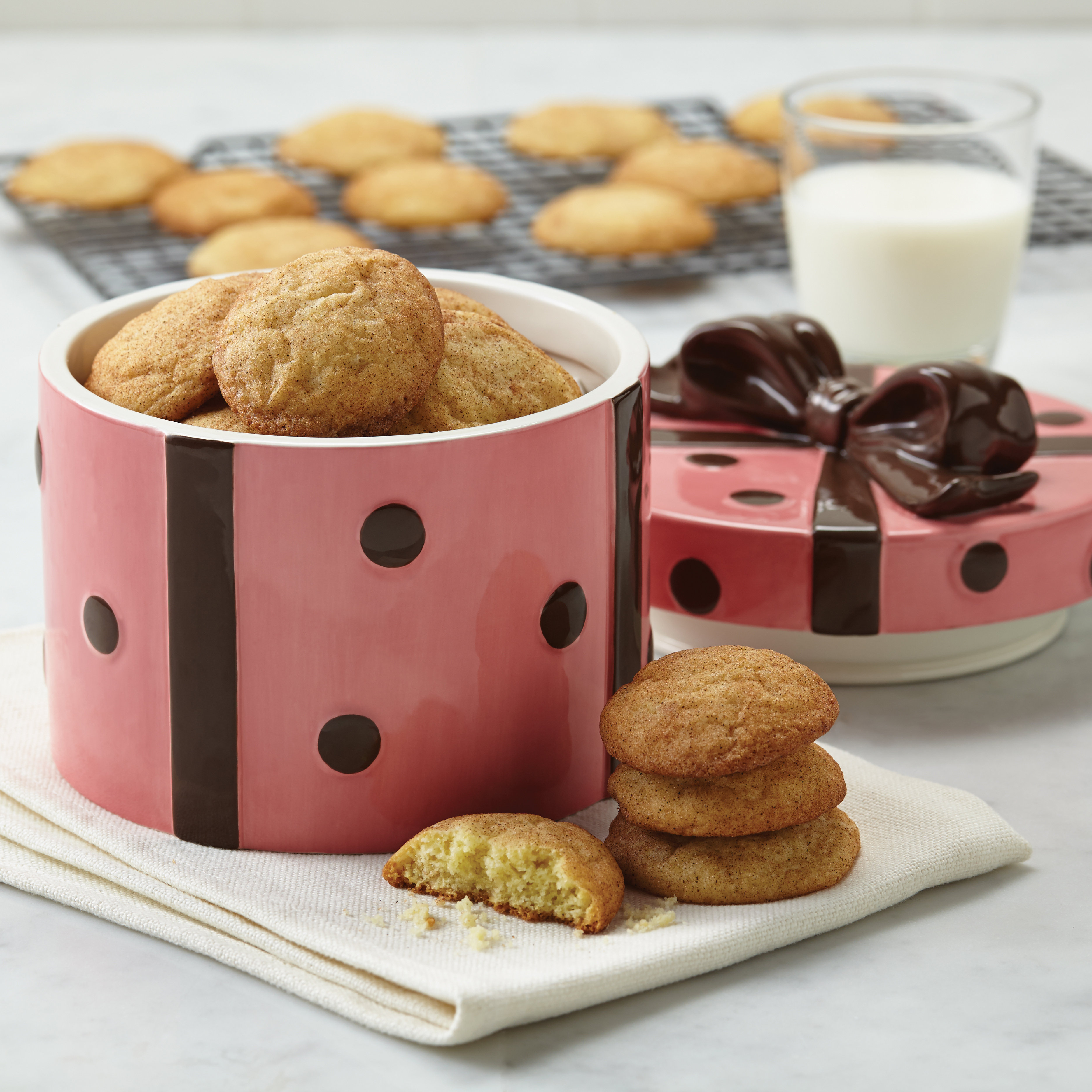Cake Boss Novelty Cookie Jar & Reviews Wayfair UK