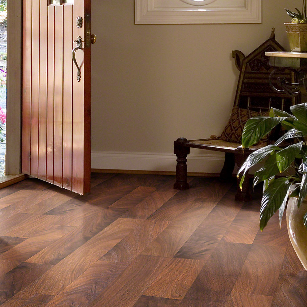 Shaw Floors Fairfax 8" x 48" x 6.35mm Mahogany Laminate in Merrifield