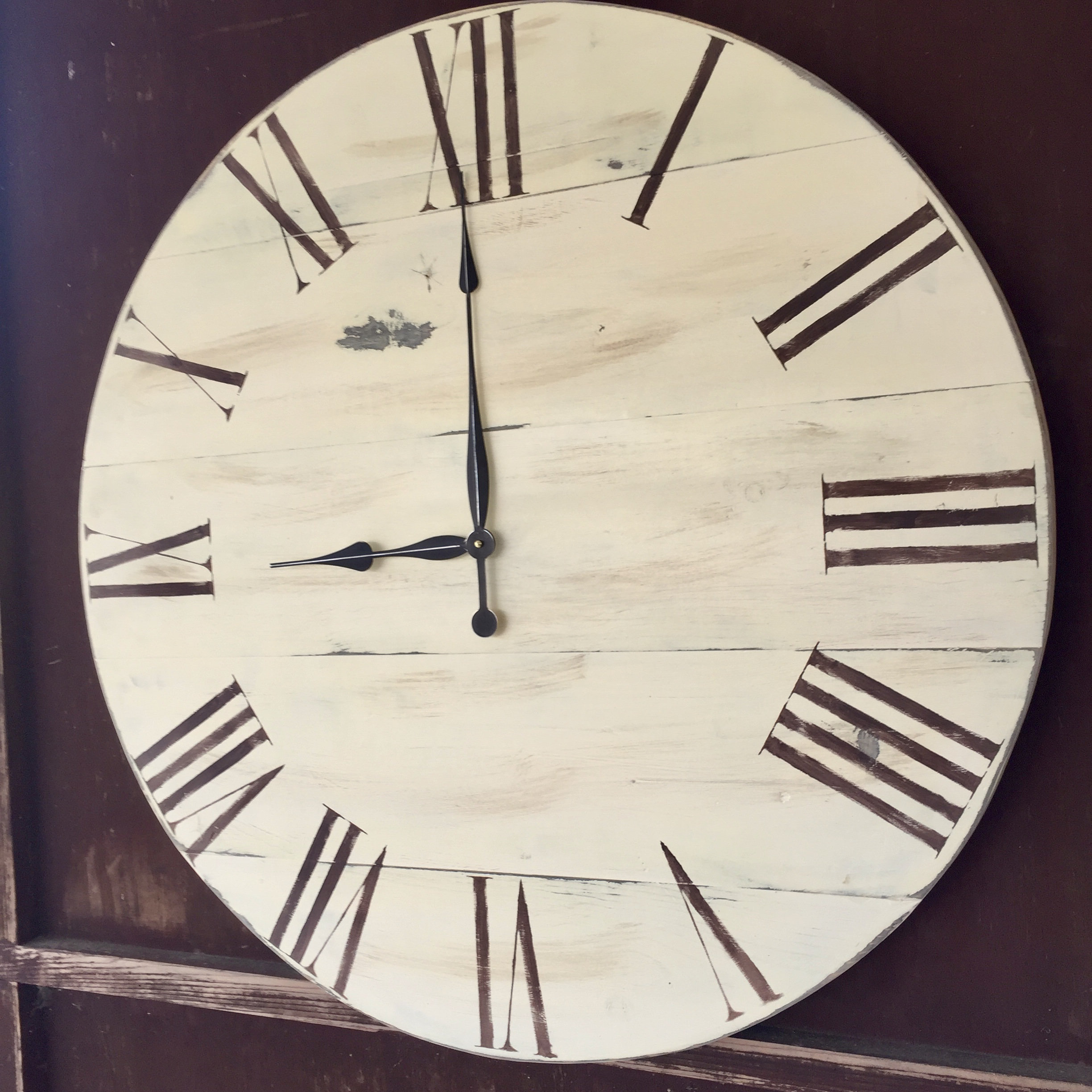 Essex Hand Crafted Wood Products Oversized 34" Shenfield Vintage Style