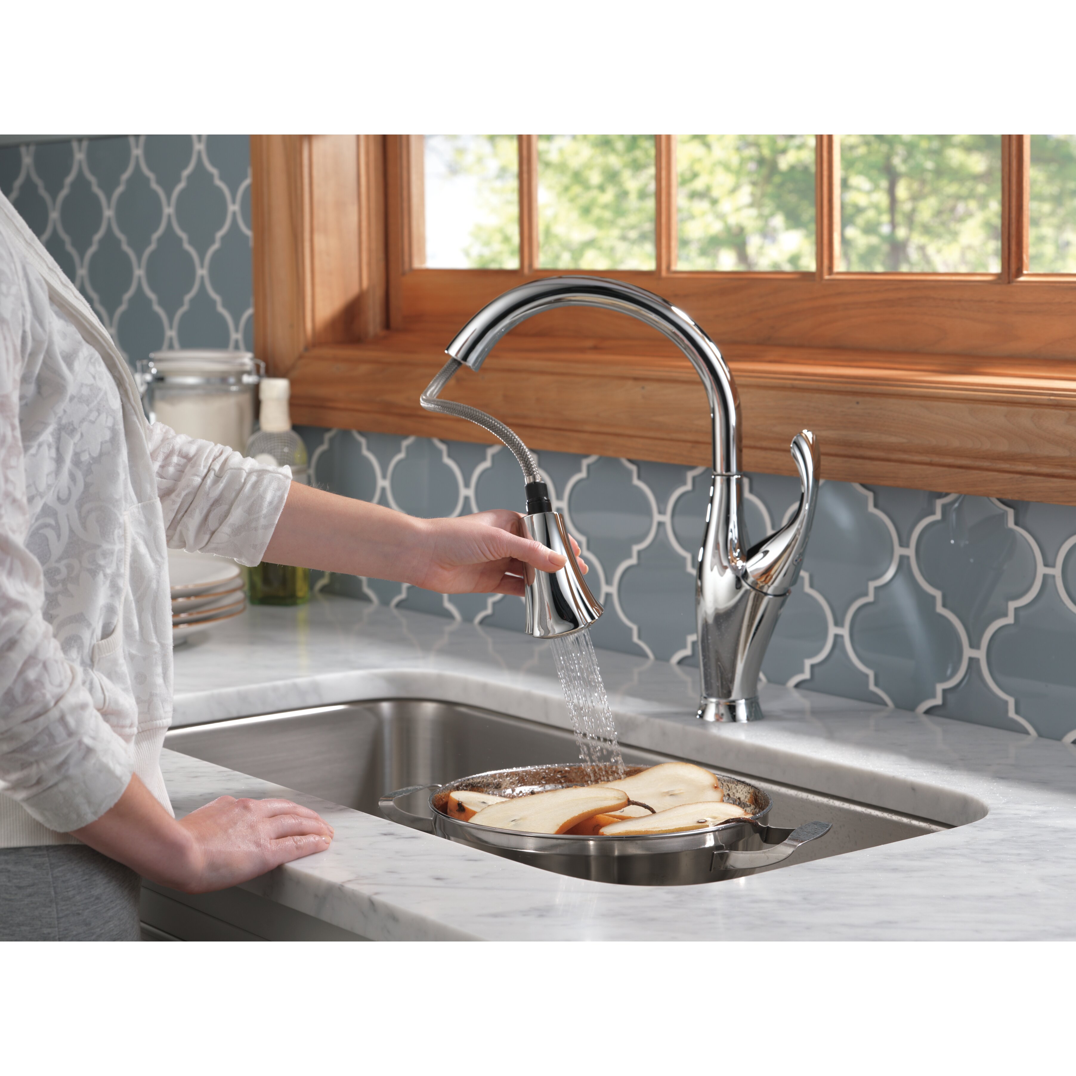 Delta Addison Touchless Single Handle Standard Kitchen Faucet 